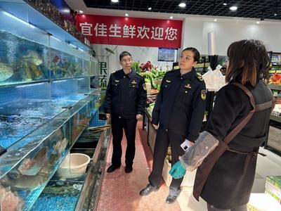?？悼h局“以點帶面”開展食用農產品銷售質量安全檢查
